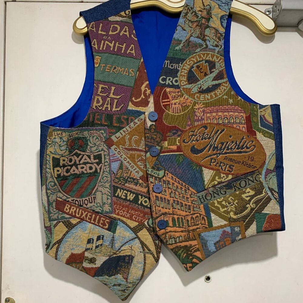 NEW VINTAGE MULTICOLOR PRINTED VESTS SIZE XL
